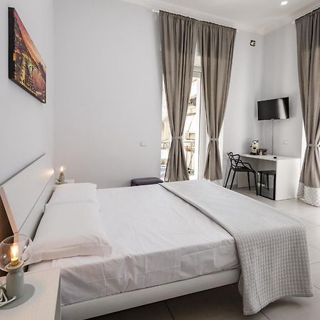 Hotel Caroline'S House à Naples Extérieur photo