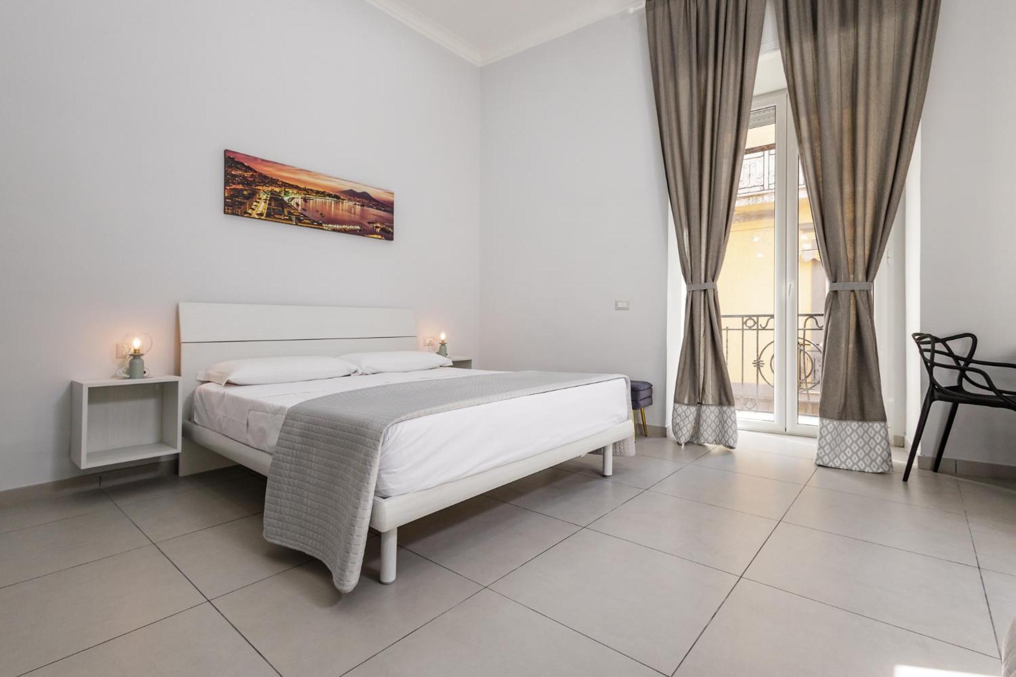 Hotel Caroline'S House à Naples Extérieur photo